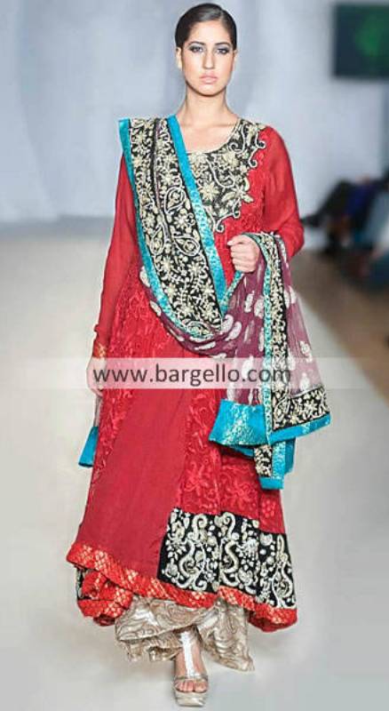 Ayesha Farooq Hashwani Eye-catching Red Dress For Evning Parties at Pakistan Fashion Week London