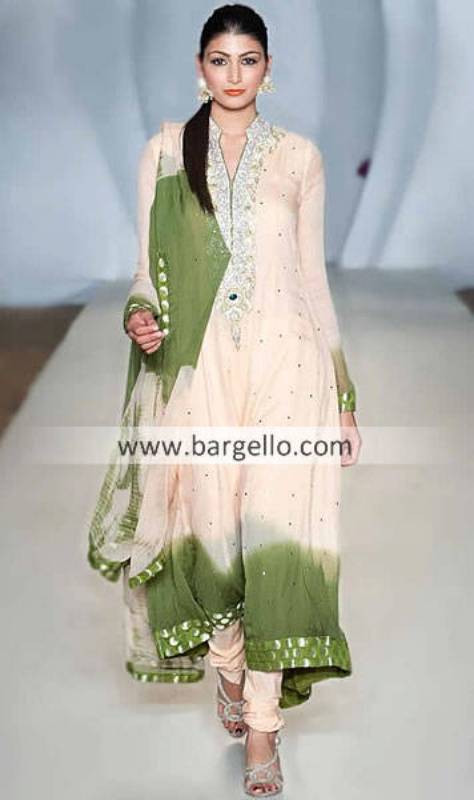 Renowned Fashion Designer Waseem Noor Amazing Dresses Catwalk in Pakistan Fashion Week London