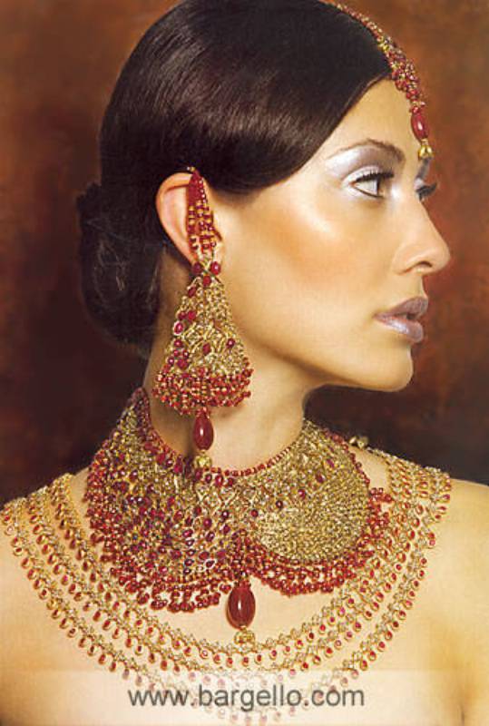 Traditional Zircons Set having Setting Work Pakistani Wedding Jewellery