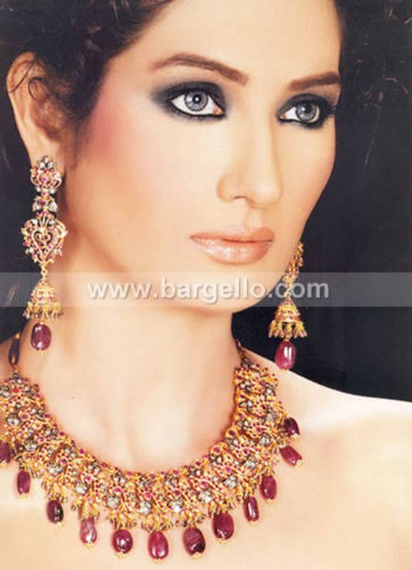 Traditional Zircons Set having Setting Work Pakistani Wedding Jewellery