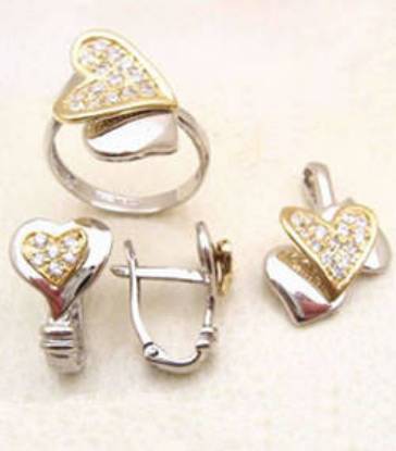 Heart motif white cubic zircons jewellery in UK