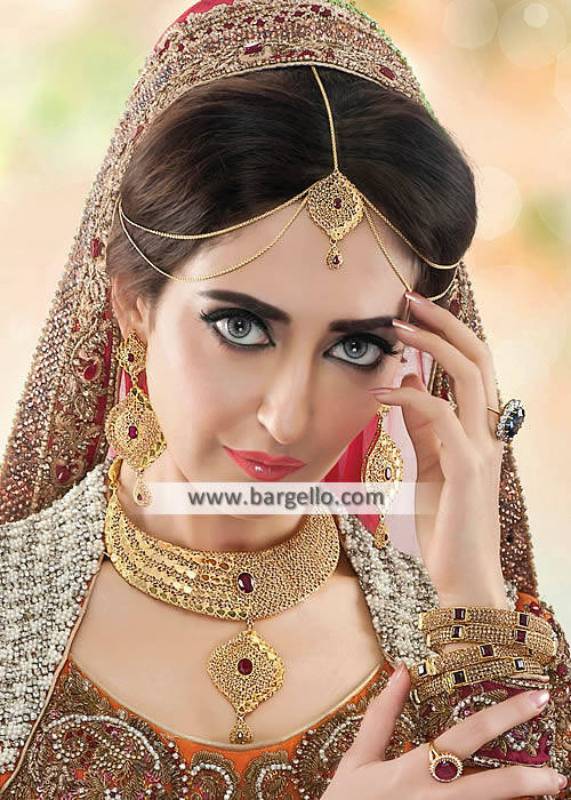 Gold Plated Bridal Jewellery Set Graceful Bridal Matha Patti and Choker Set