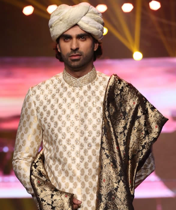 Groom Wedding Turban for Groom Pakistani Designer Turbans Collection