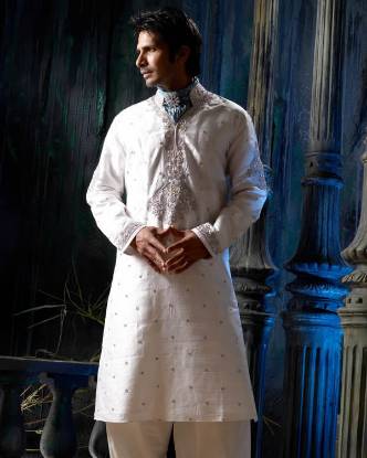 Huge Collection of Pakistani & Indian Kurta. Shop Online For Elegant and Stylish Kurta Shalwar Suits