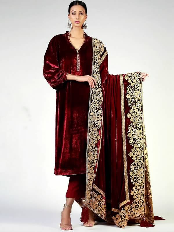 Winter Velvet Dresses, Best Velvet Dresses, Velvet Dresses for Wedding Events, Velvet Dresses Pakistan, Heavy Embroidered Dresses, Wedding Guest Dresses, rizwan beyg