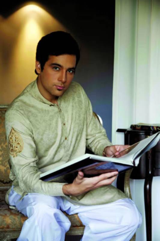 Huge Collection of Pakistani & Indian Kurta. Shop Online For Elegant and Stylish Kurta Shalwar Suits