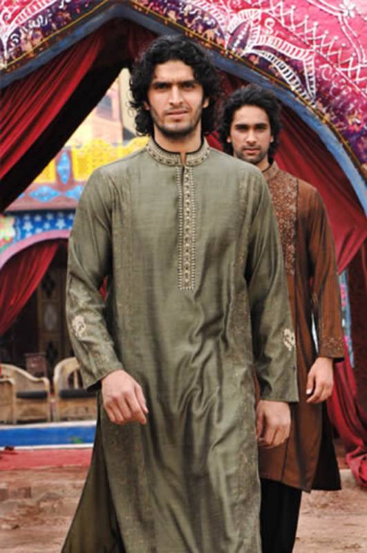 Huge Collection of Pakistani & Indian Kurta. Shop Online For Elegant and Stylish Kurta Shalwar Suits