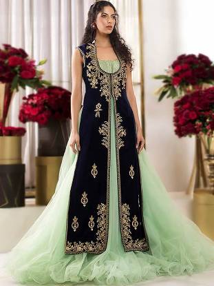 Designer Lehenga Suits, Lehenga Suits New York, Lehenga Suits USA, Pakistani Wedding Guest Dresses, Pakistani Wedding Dresses, Velvet Shits, Designer Sania Maskatiya, Sania Maskatiya Lehenga Suits