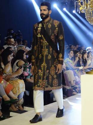 Classy Bespoke Sherwani For Groom Oslo Norway Embroidered Sherwani