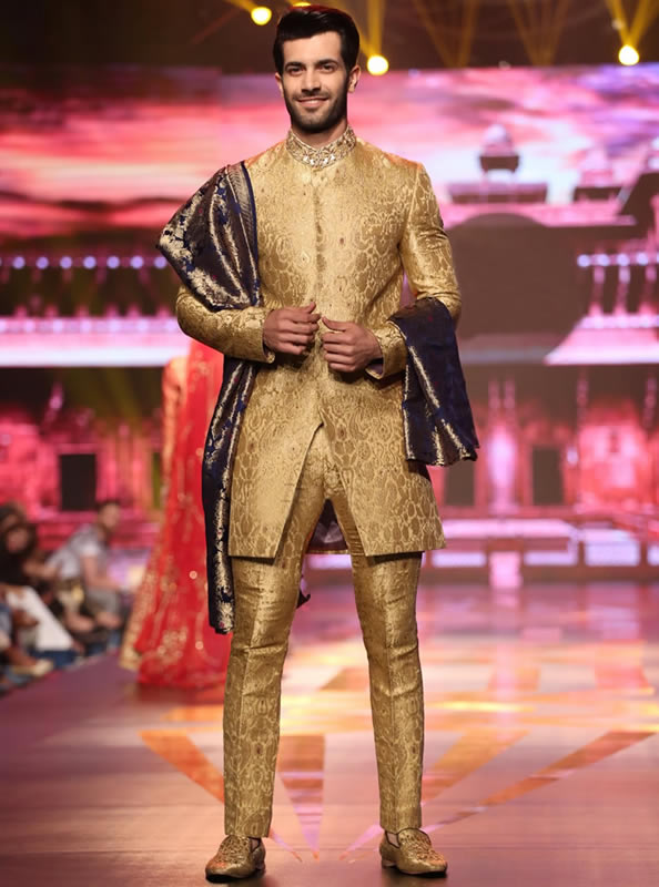 MUMTAZ ARTS JAMAWAR KASHMIRI EMBROIDERED SALWAR SUIT | Winter suits for  women indian, Fancy dress design, Suit designs