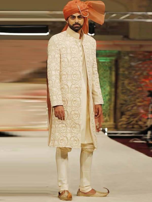 Splendid Embroidered Off-White Raw Silk Sherwani France Paris Noman Arfeen Sherwani