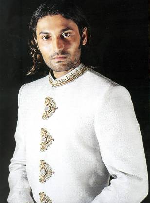 Sherwani and Kulla, Sherwani Turban, Sherwani For Weddings, Red Sherwani, Black Sherwani, Off white