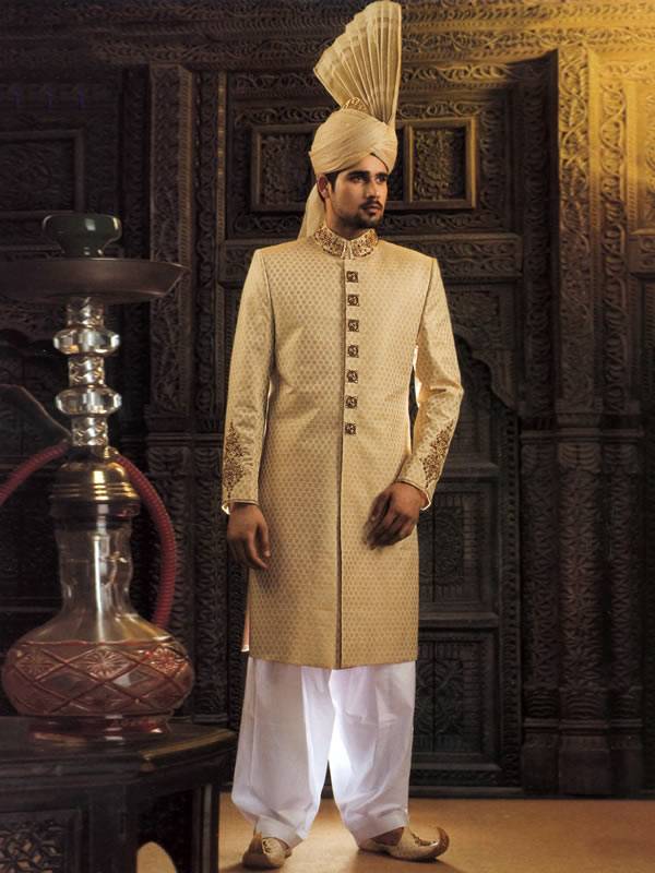 Designer Sherwani, Amir Adnan Sherwani, Deepak Perwani Sherwani, Black Sherwani, Naushemian Sherwani