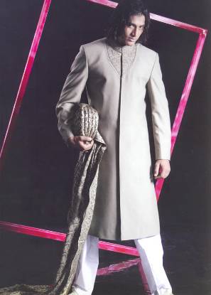 Men's Sherwani Designers Grooms Embellished Sherwani Pakistan and India