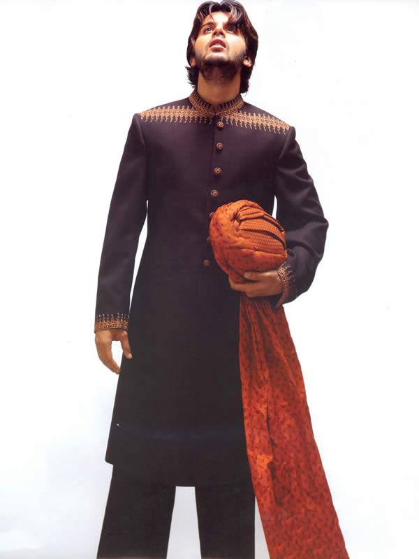 Men's Sherwani Designers Grooms Embellished Sherwani Pakistan and India