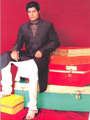 Men's Sherwani Designers Grooms Embellished Sherwani Pakistan and India