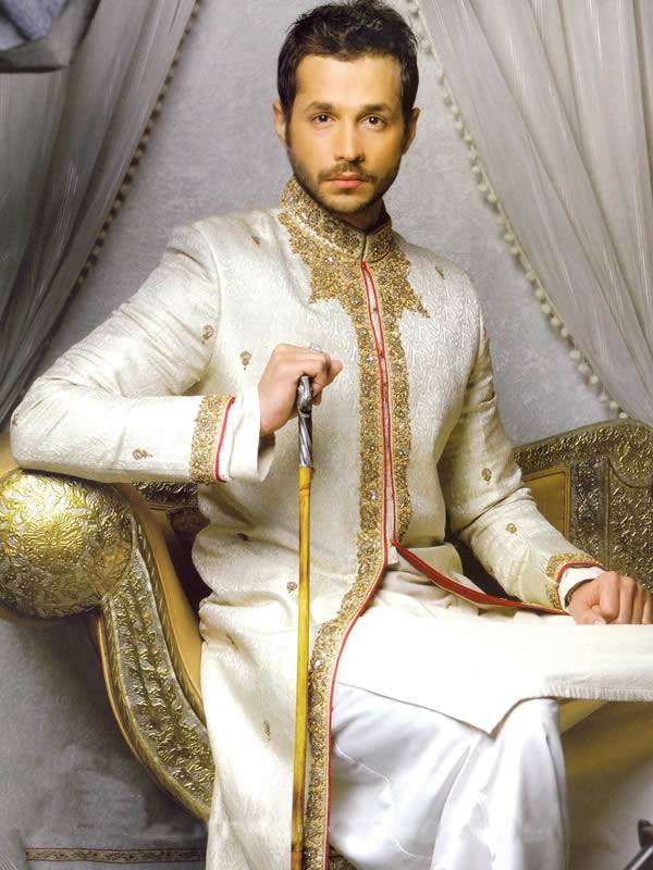 Men's Sherwani Designers Grooms Embellished Sherwani Pakistan and India