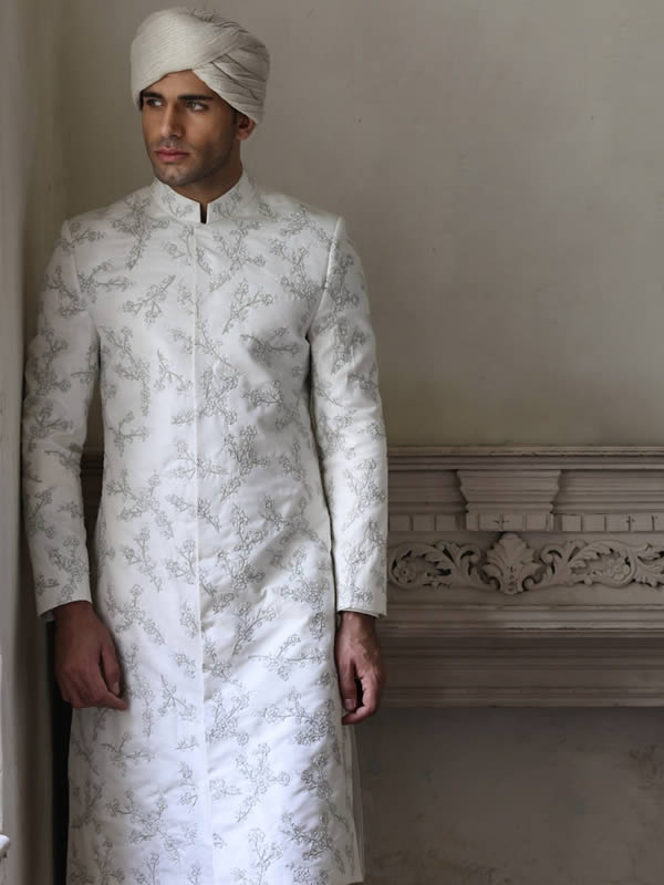 White Heavy Embroidered Sherwani Hertfordshire England UK Sherwani for ...